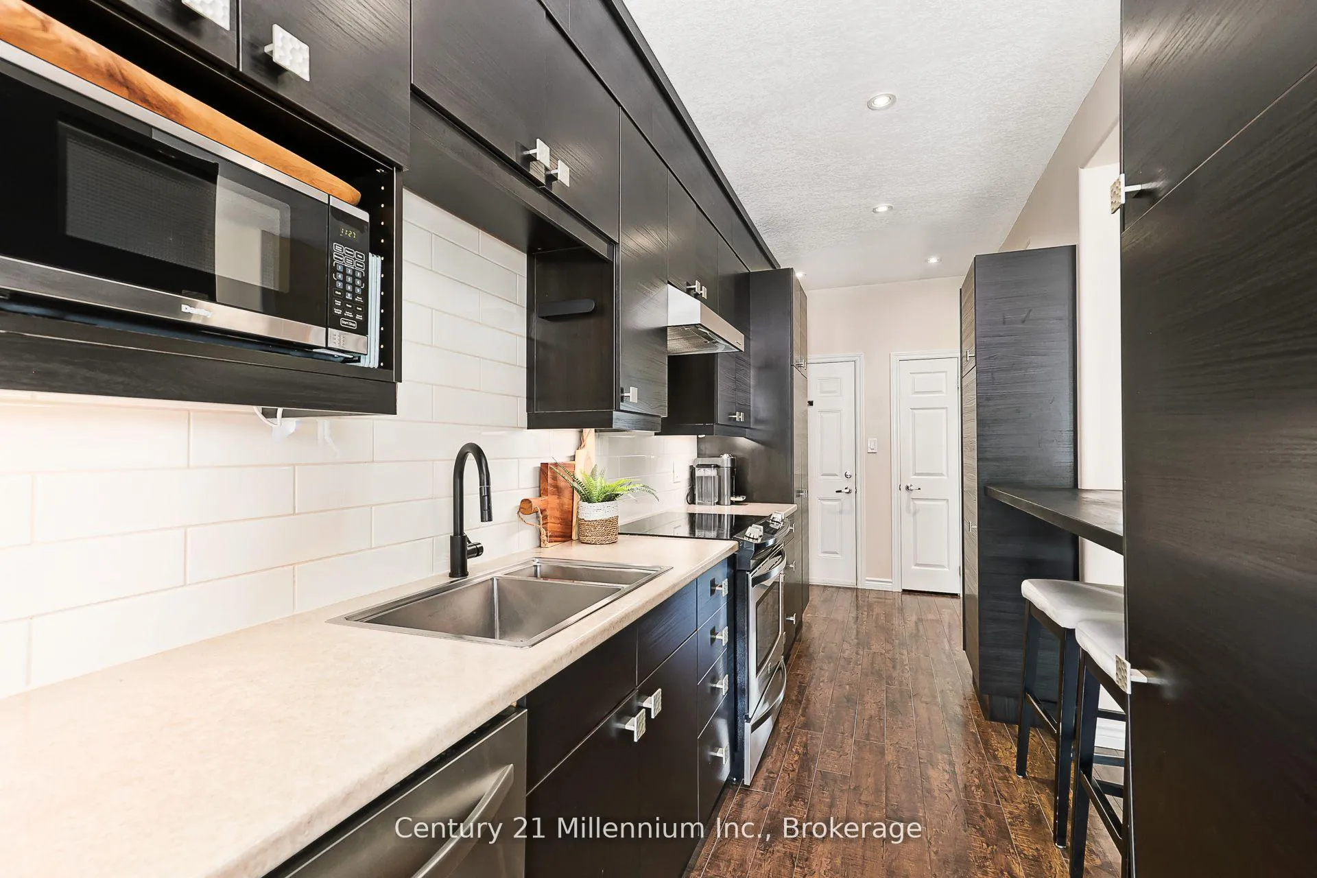 Photo 18 of 14 Thomas Drive, Collingwood — HOMEH