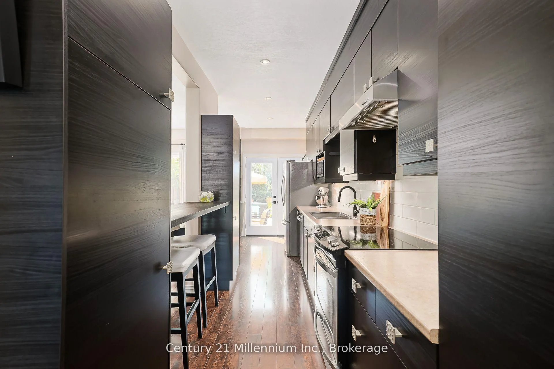 Photo 19 of 14 Thomas Drive, Collingwood — HOMEH