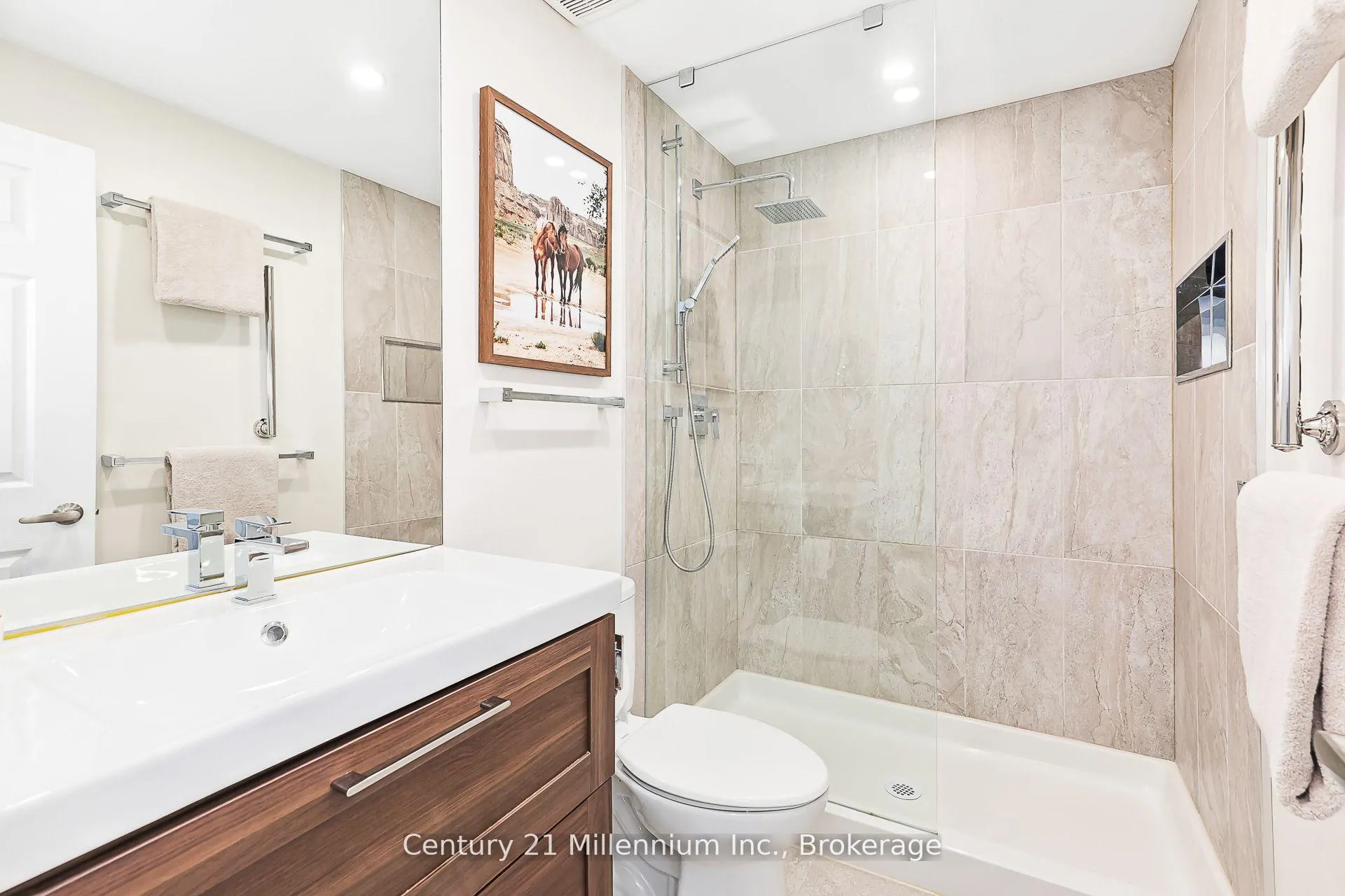 Photo 29 of 14 Thomas Drive, Collingwood — HOMEH