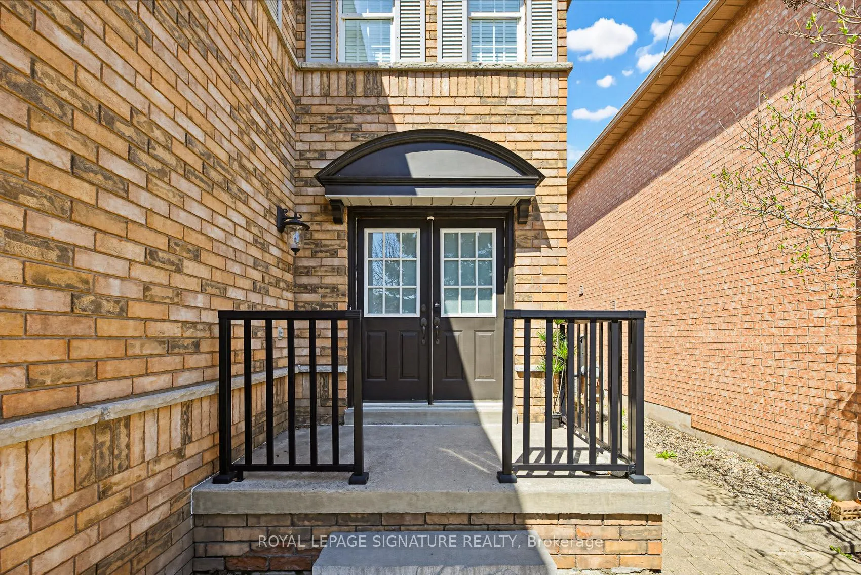Photo 3 of 465 Pondview Place, Oakville, Wedgewood Creek — HOMEH