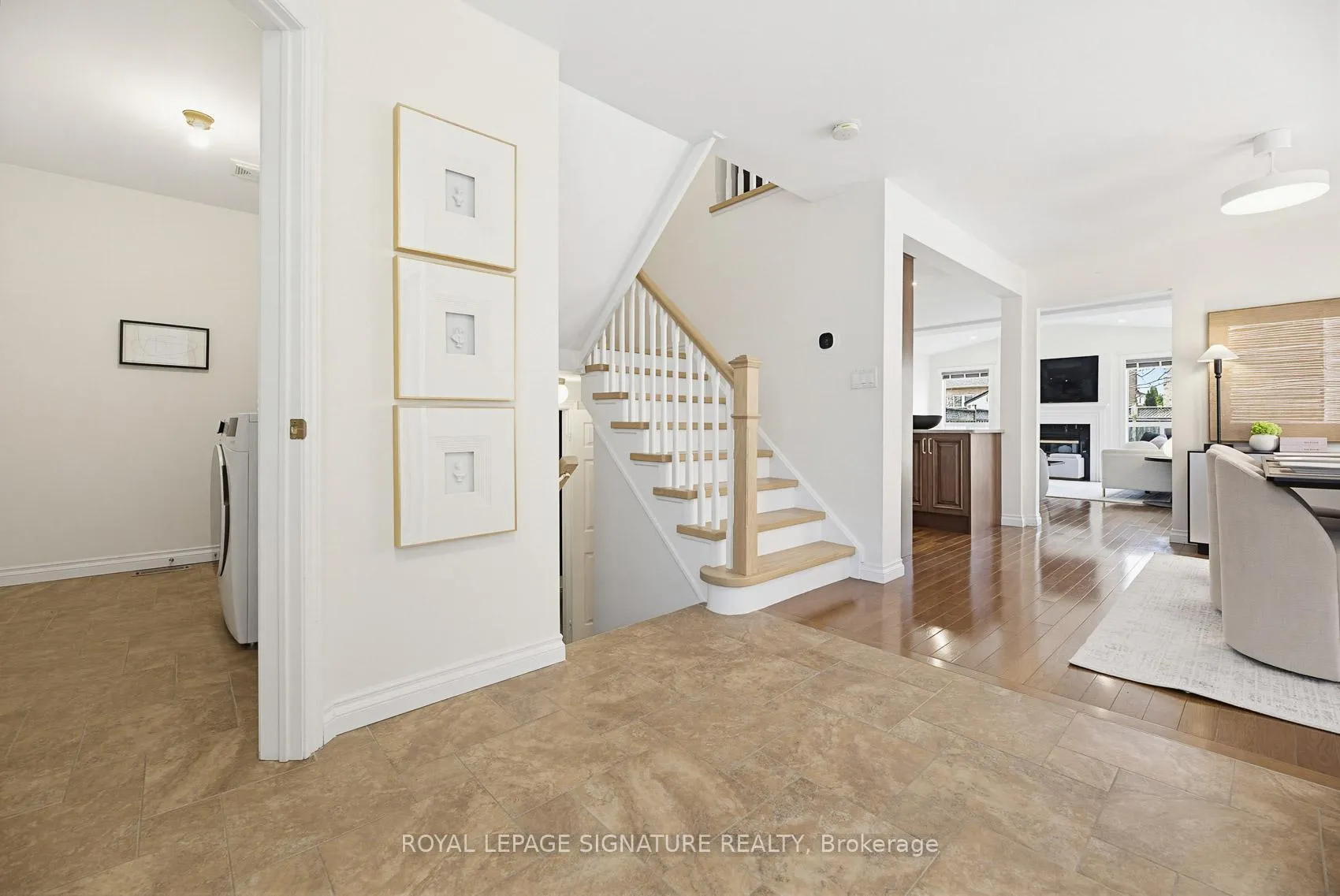 Photo 5 of 465 Pondview Place, Oakville, Wedgewood Creek — HOMEH