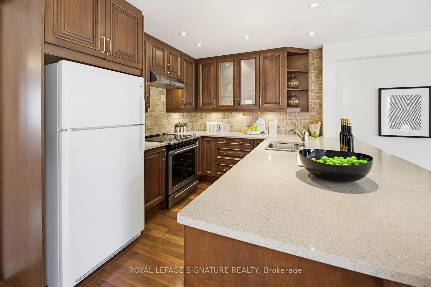 Photo 11 of 465 Pondview Place, Oakville, Wedgewood Creek — HOMEH