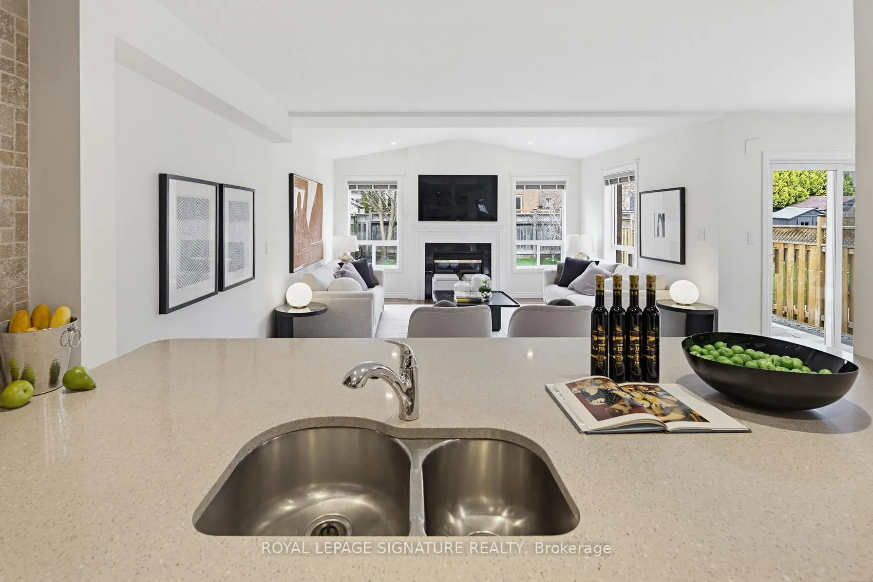 Photo 14 of 465 Pondview Place, Oakville, Wedgewood Creek — HOMEH