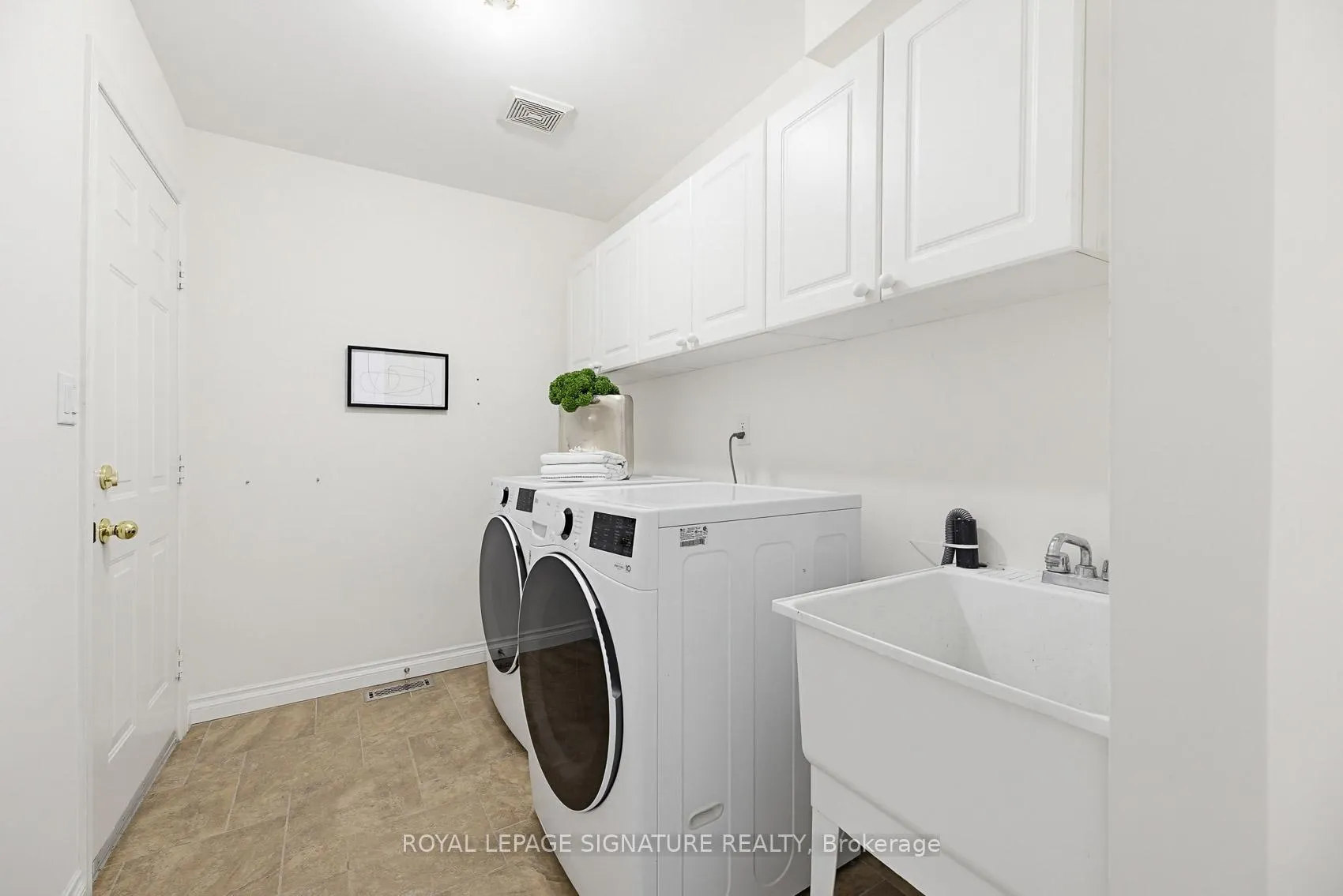 Photo 21 of 465 Pondview Place, Oakville, Wedgewood Creek — HOMEH