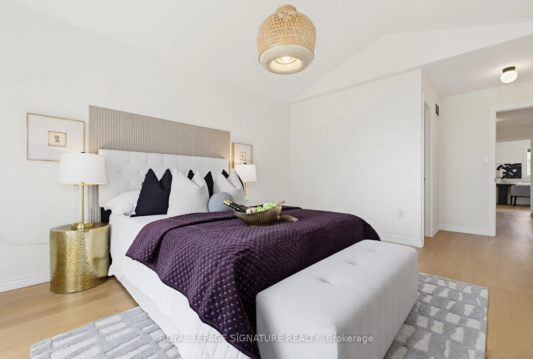 Photo 25 of 465 Pondview Place, Oakville, Wedgewood Creek — HOMEH