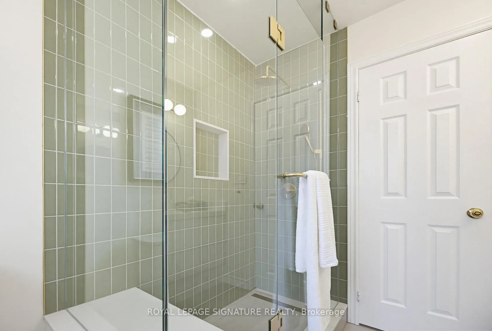 Photo 32 of 465 Pondview Place, Oakville, Wedgewood Creek — HOMEH