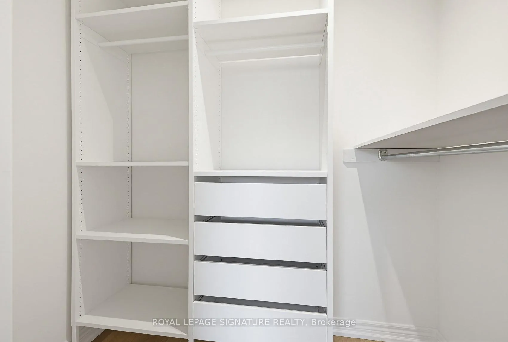 Photo 37 of 465 Pondview Place, Oakville, Wedgewood Creek — HOMEH