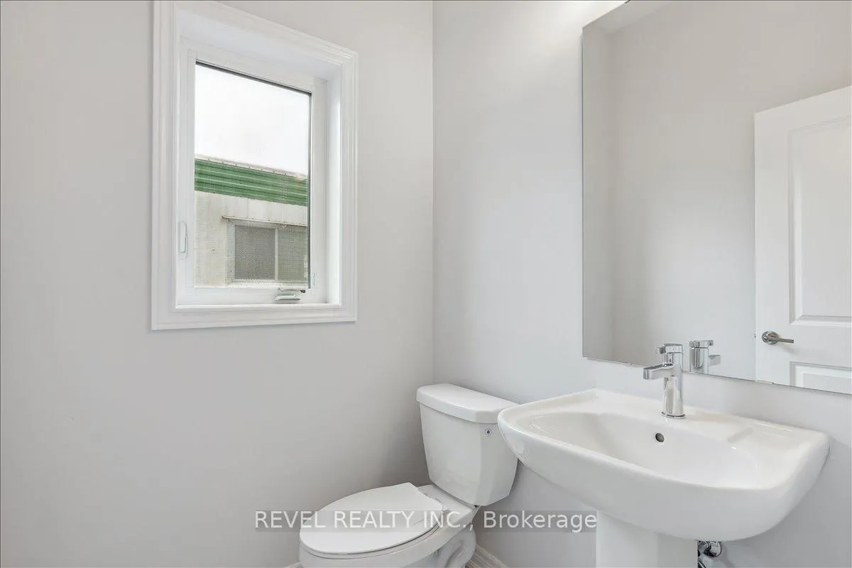 Photo 5 of 120 Starfire Crescent, Hamilton, Fruitland — HOMEH