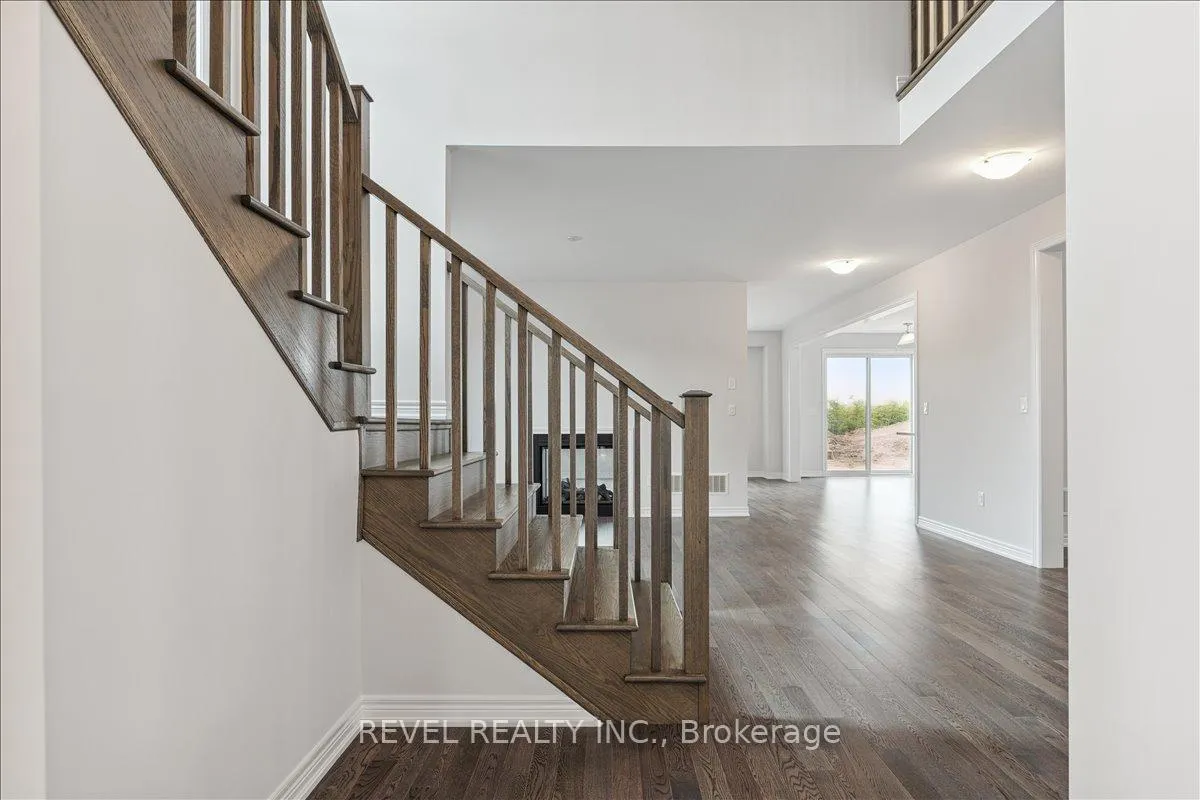 Photo 6 of 120 Starfire Crescent, Hamilton, Fruitland — HOMEH