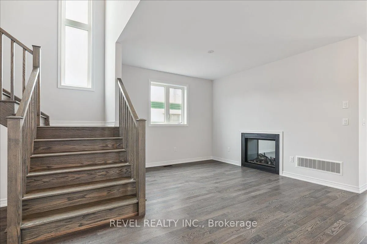 Photo 7 of 120 Starfire Crescent, Hamilton, Fruitland — HOMEH
