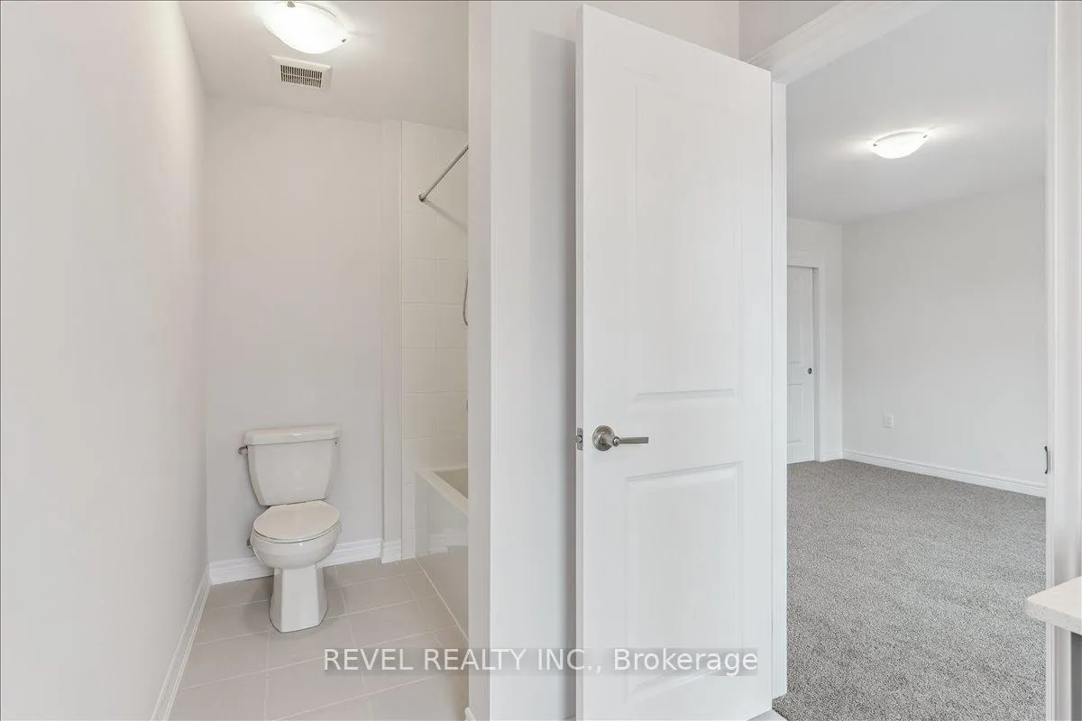 Photo 18 of 120 Starfire Crescent, Hamilton, Fruitland — HOMEH
