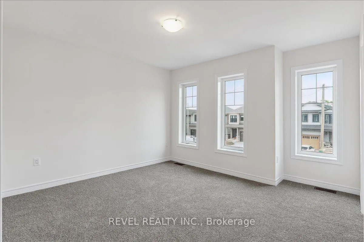 Photo 20 of 120 Starfire Crescent, Hamilton, Fruitland — HOMEH