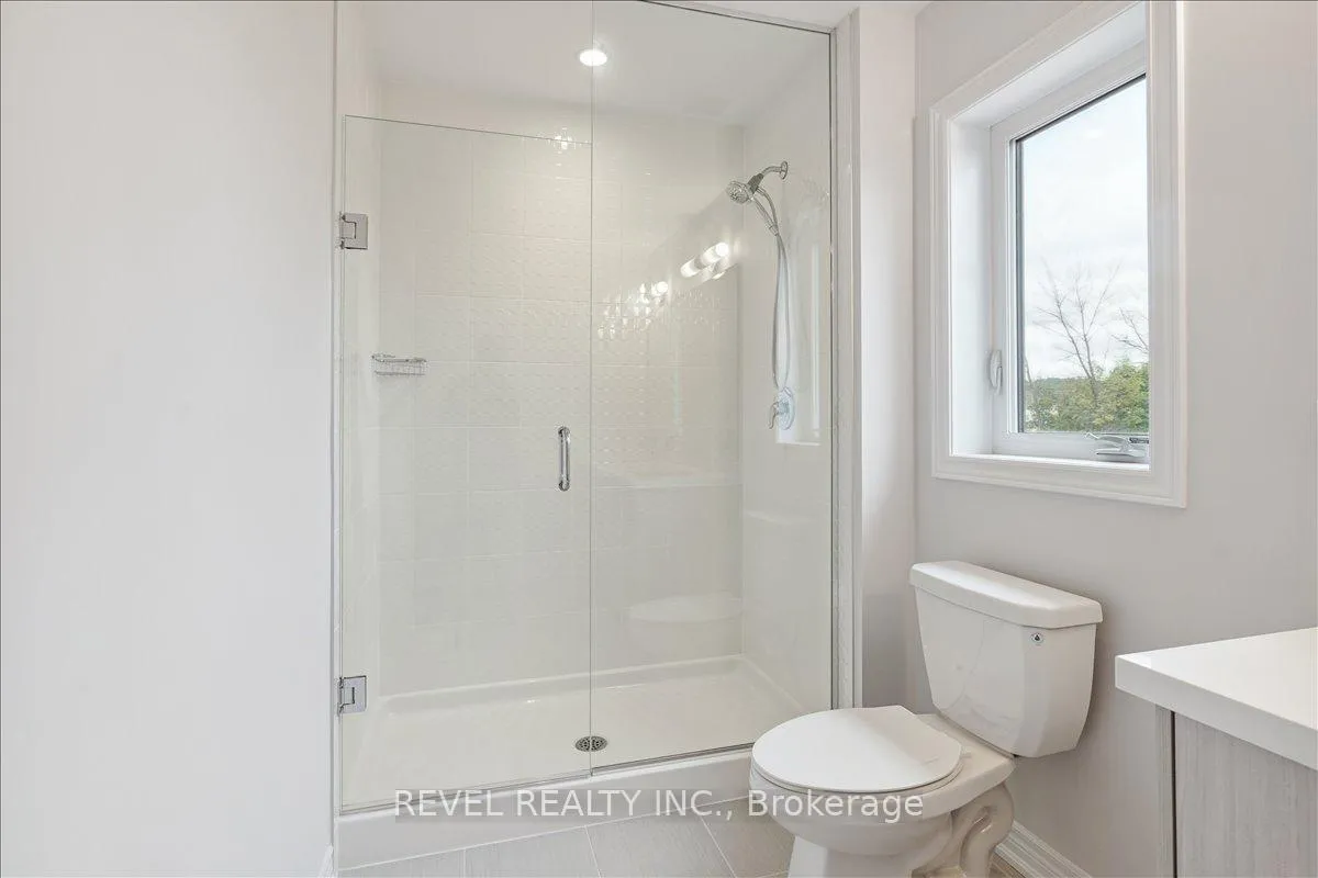Photo 33 of 120 Starfire Crescent, Hamilton, Fruitland — HOMEH