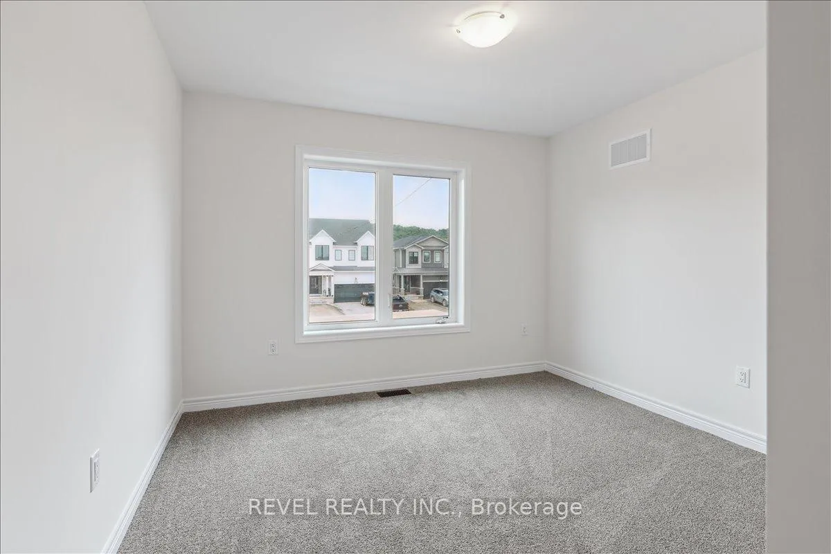 Photo 35 of 120 Starfire Crescent, Hamilton, Fruitland — HOMEH
