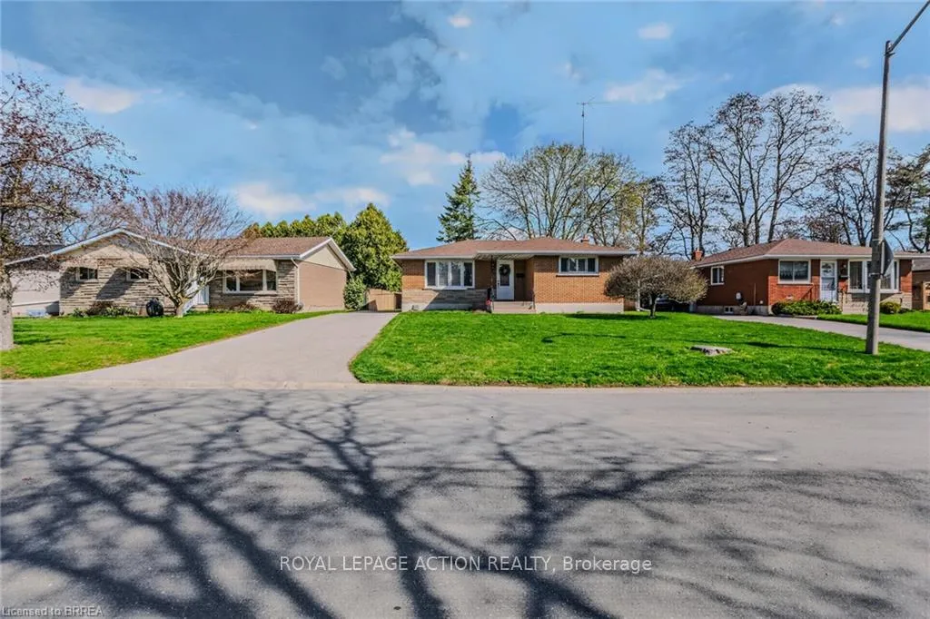 Photo 3 of 27 Allanton Boulevard, Brantford — HOMEH