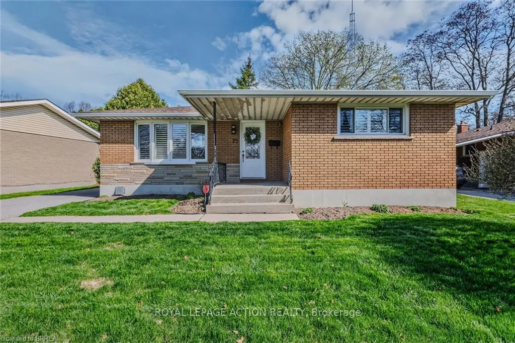Photo 4 of 27 Allanton Boulevard, Brantford — HOMEH