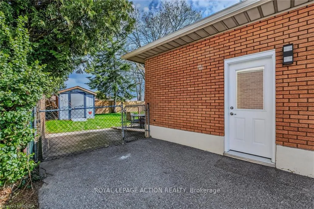 Photo 5 of 27 Allanton Boulevard, Brantford — HOMEH