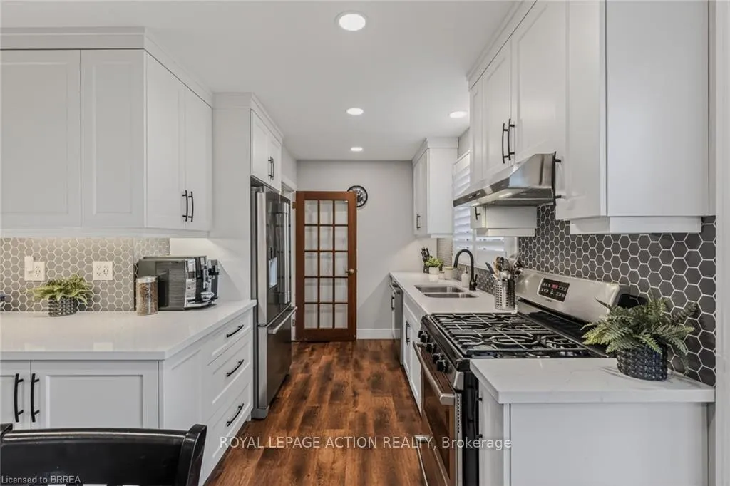 Photo 23 of 27 Allanton Boulevard, Brantford — HOMEH