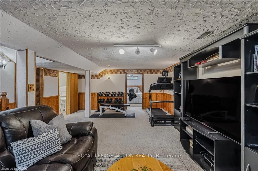 Photo 44 of 27 Allanton Boulevard, Brantford — HOMEH