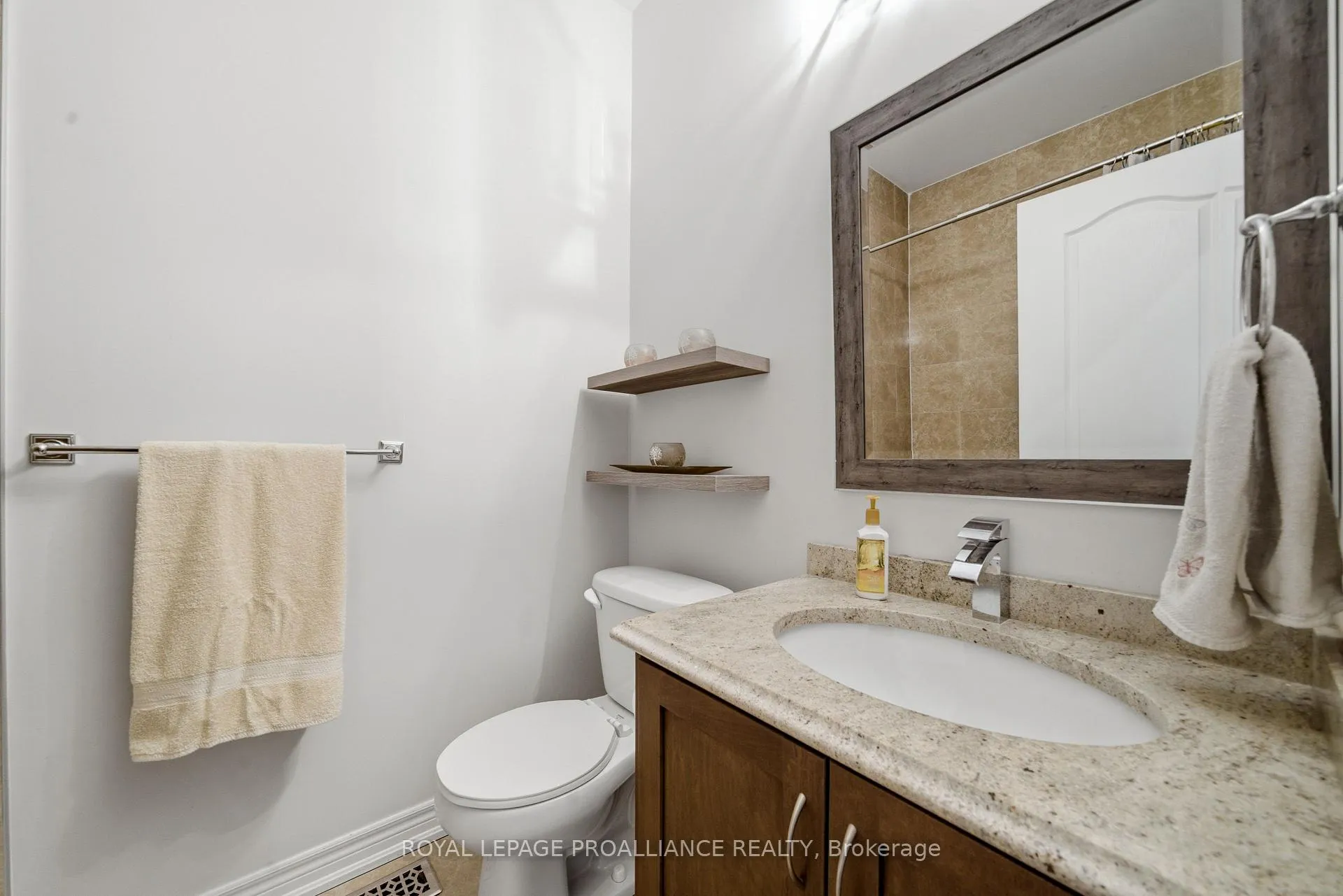 Photo 27 of 4 Bayswater Road, Quinte West, Sidney Ward — HOMEH