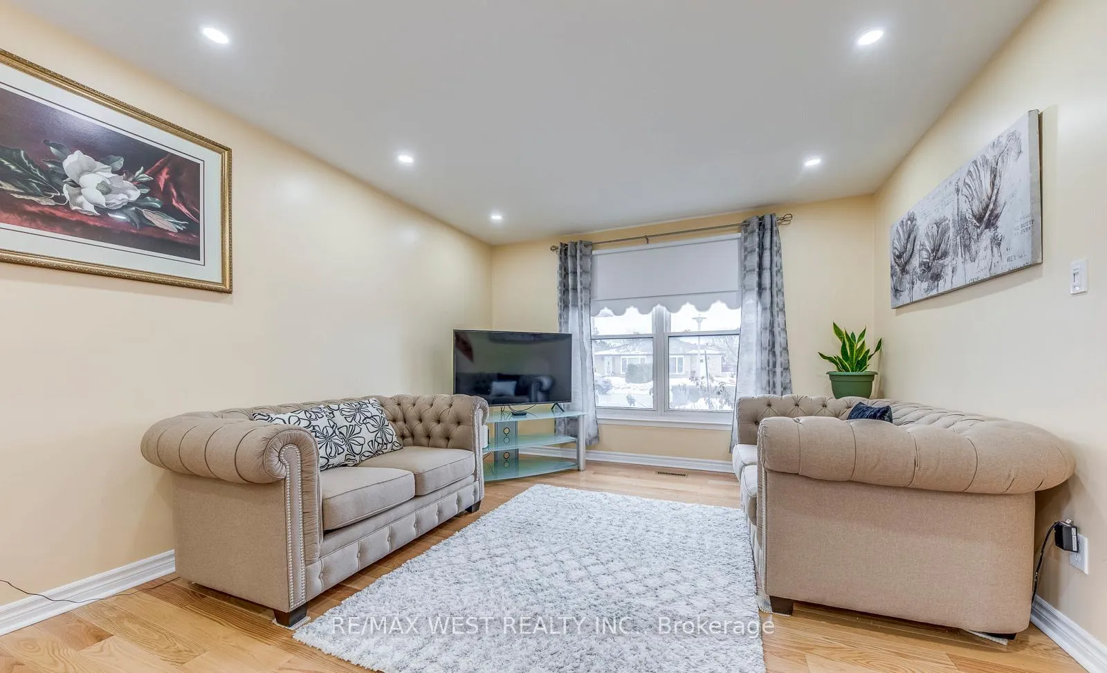 Photo 6 of 43 Flamingo Crescent, Brampton, Southgate — HOMEH