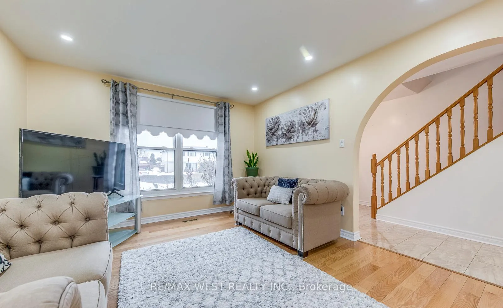 Photo 7 of 43 Flamingo Crescent, Brampton, Southgate — HOMEH