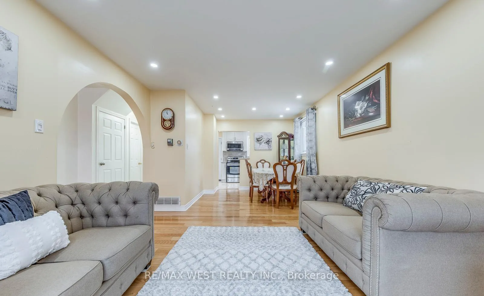 Photo 8 of 43 Flamingo Crescent, Brampton, Southgate — HOMEH