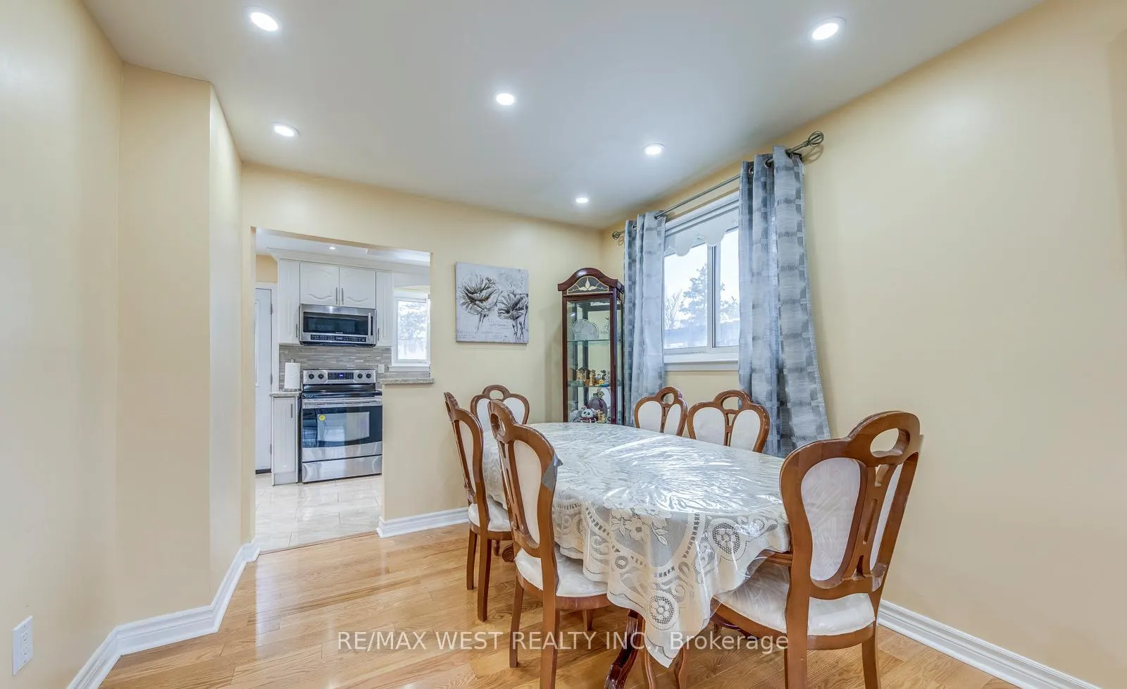 Photo 10 of 43 Flamingo Crescent, Brampton, Southgate — HOMEH