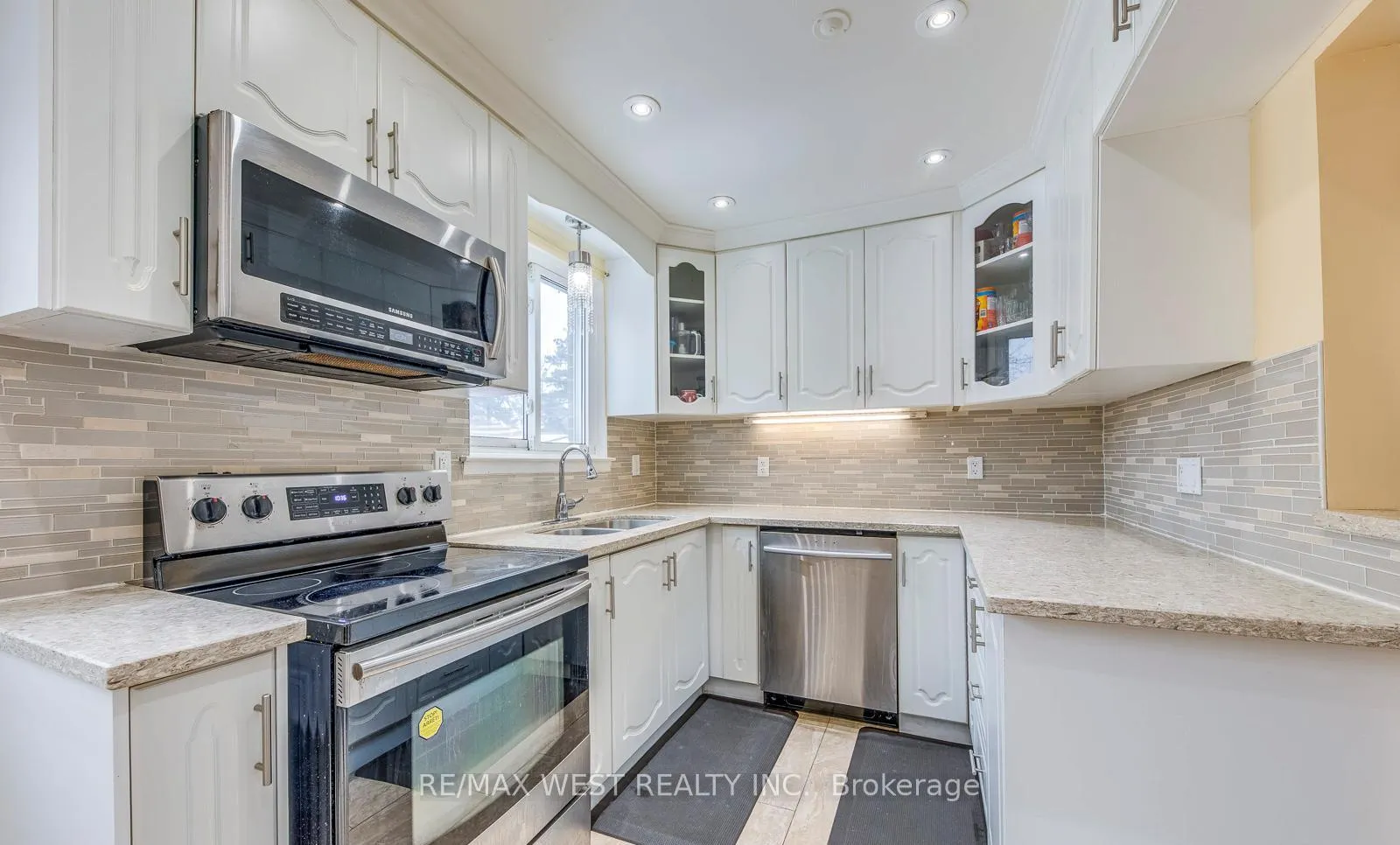 Photo 13 of 43 Flamingo Crescent, Brampton, Southgate — HOMEH