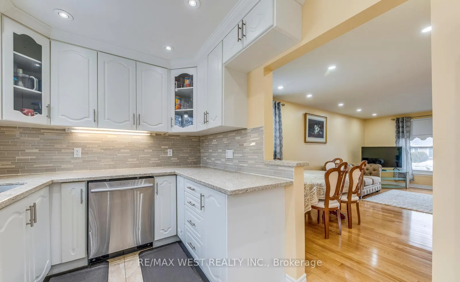 Photo 14 of 43 Flamingo Crescent, Brampton, Southgate — HOMEH
