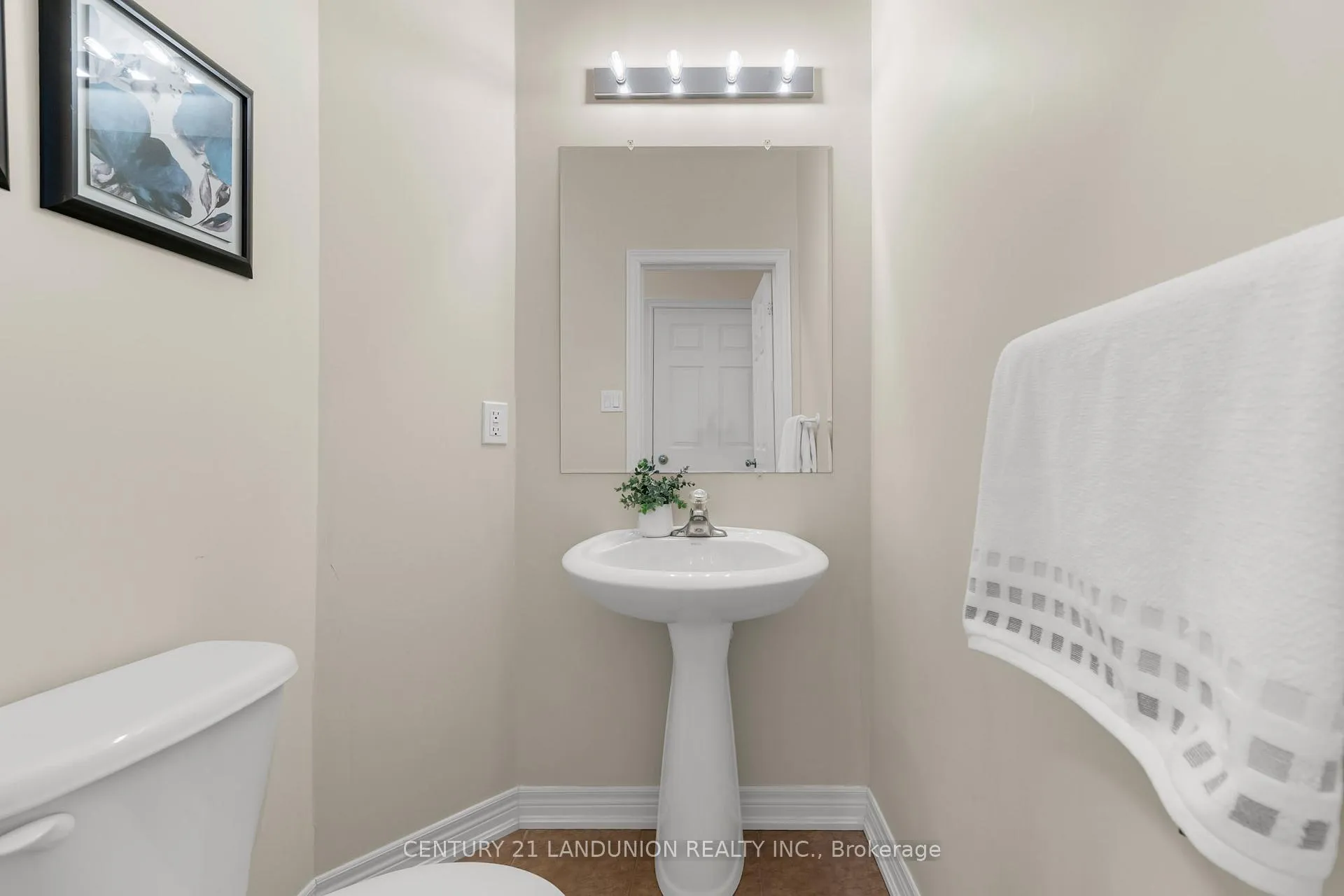 Photo 26 of 19 Chloe Street, St. Catharines, E. Chester — HOMEH