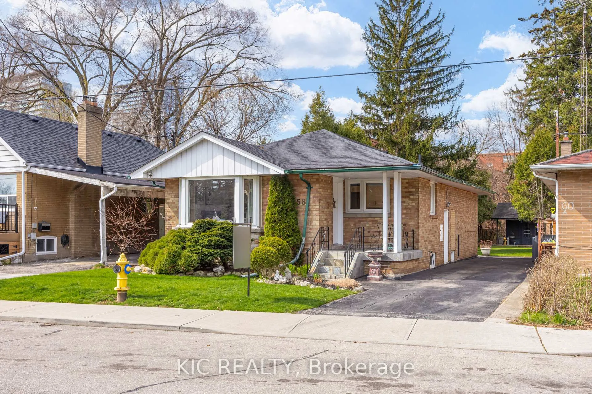 Photo 1 of 58 Coe Hill Drive, Toronto, High Park-Swansea — HOMEH