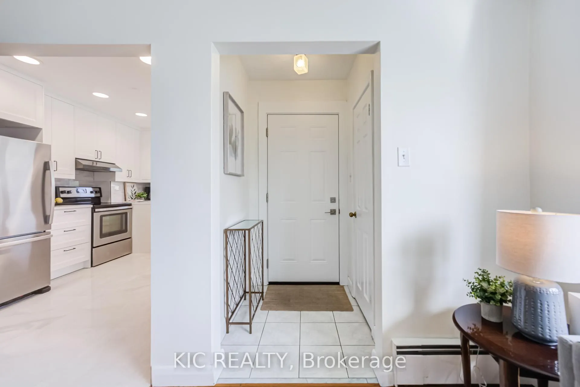 Photo 5 of 58 Coe Hill Drive, Toronto, High Park-Swansea — HOMEH