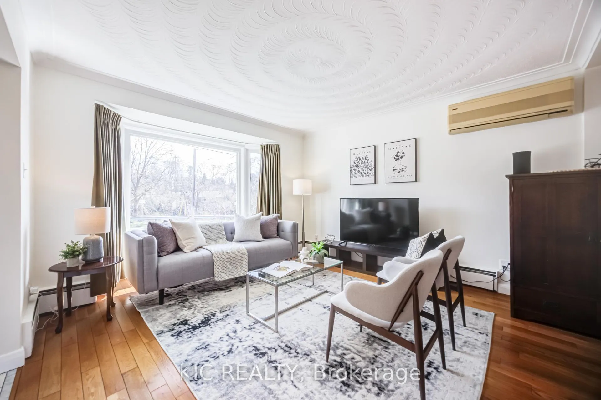 Photo 6 of 58 Coe Hill Drive, Toronto, High Park-Swansea — HOMEH