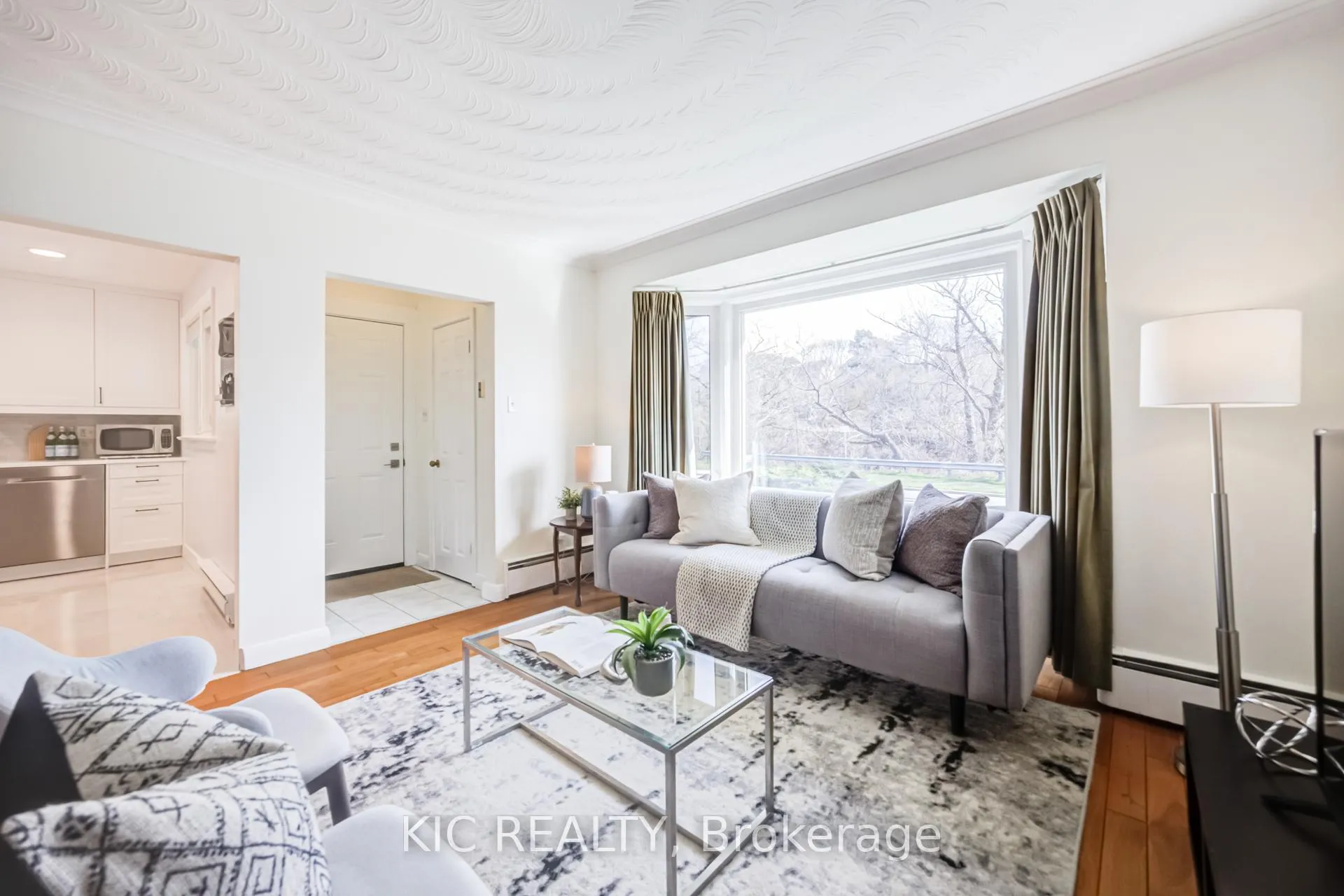 Photo 9 of 58 Coe Hill Drive, Toronto, High Park-Swansea — HOMEH