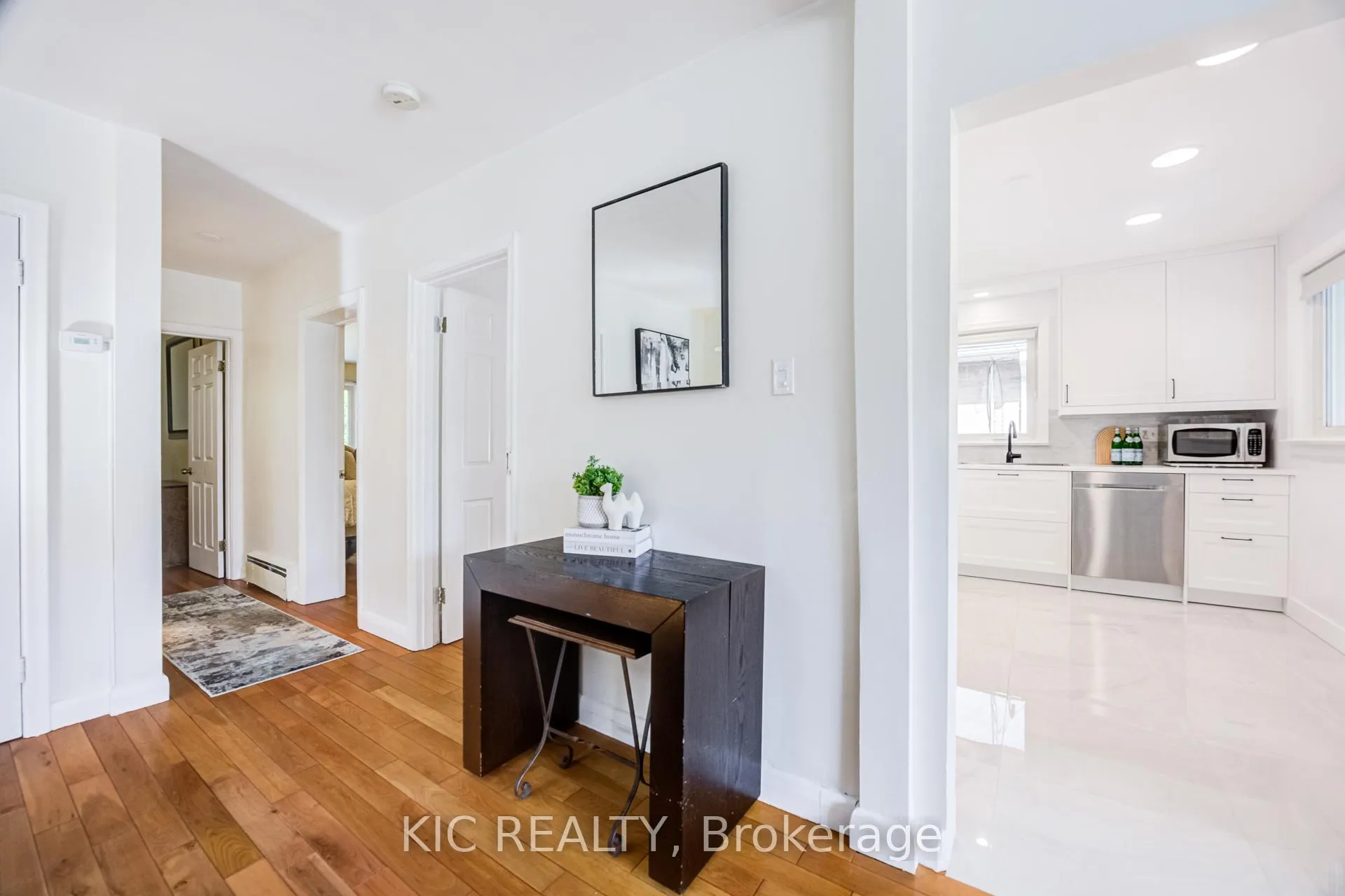 Photo 12 of 58 Coe Hill Drive, Toronto, High Park-Swansea — HOMEH