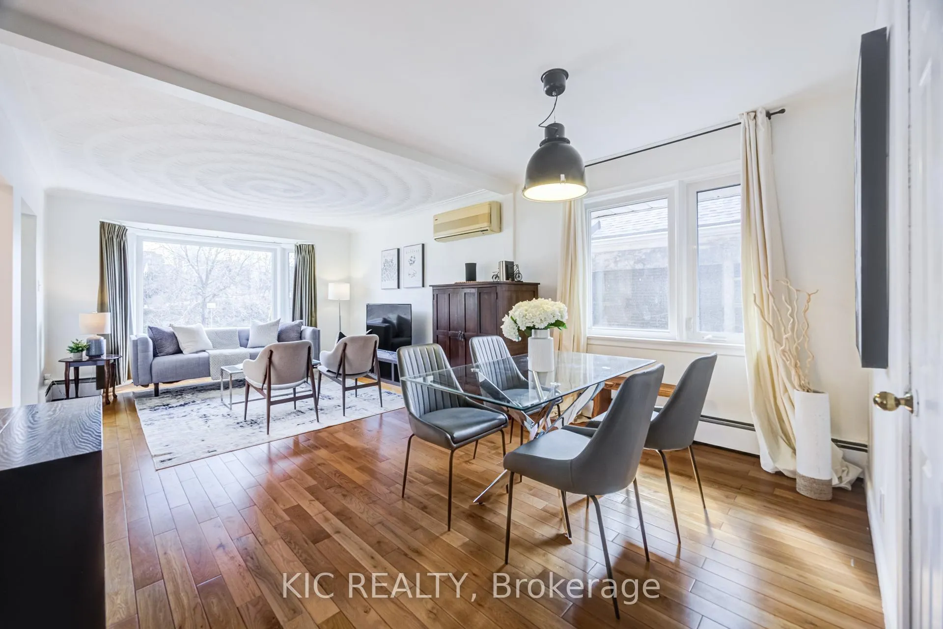 Photo 14 of 58 Coe Hill Drive, Toronto, High Park-Swansea — HOMEH