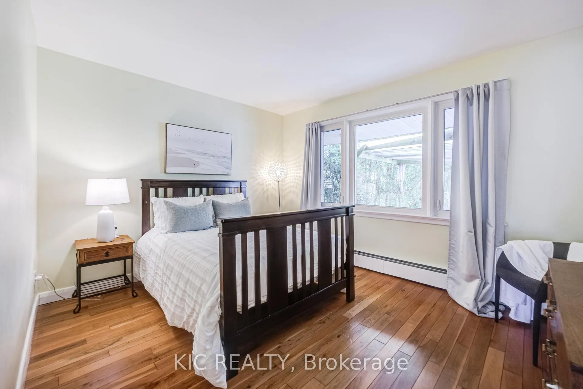Photo 18 of 58 Coe Hill Drive, Toronto, High Park-Swansea — HOMEH