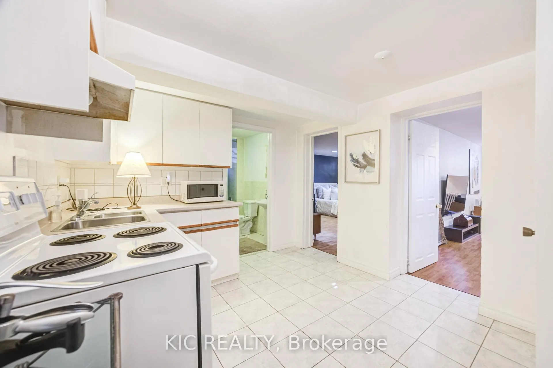 Photo 22 of 58 Coe Hill Drive, Toronto, High Park-Swansea — HOMEH