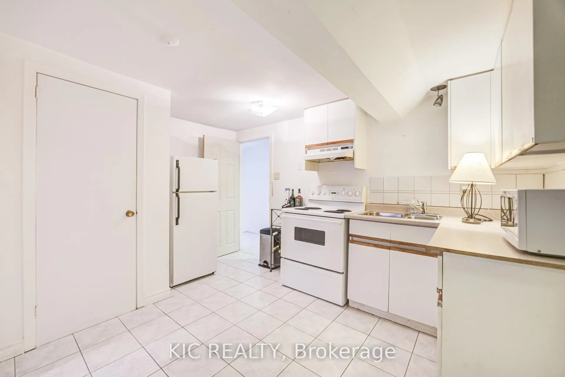 Photo 23 of 58 Coe Hill Drive, Toronto, High Park-Swansea — HOMEH