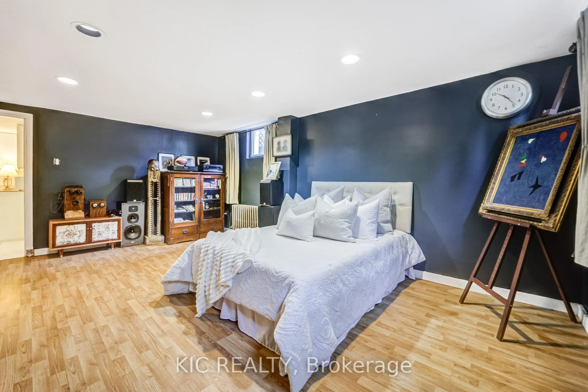 Photo 25 of 58 Coe Hill Drive, Toronto, High Park-Swansea — HOMEH
