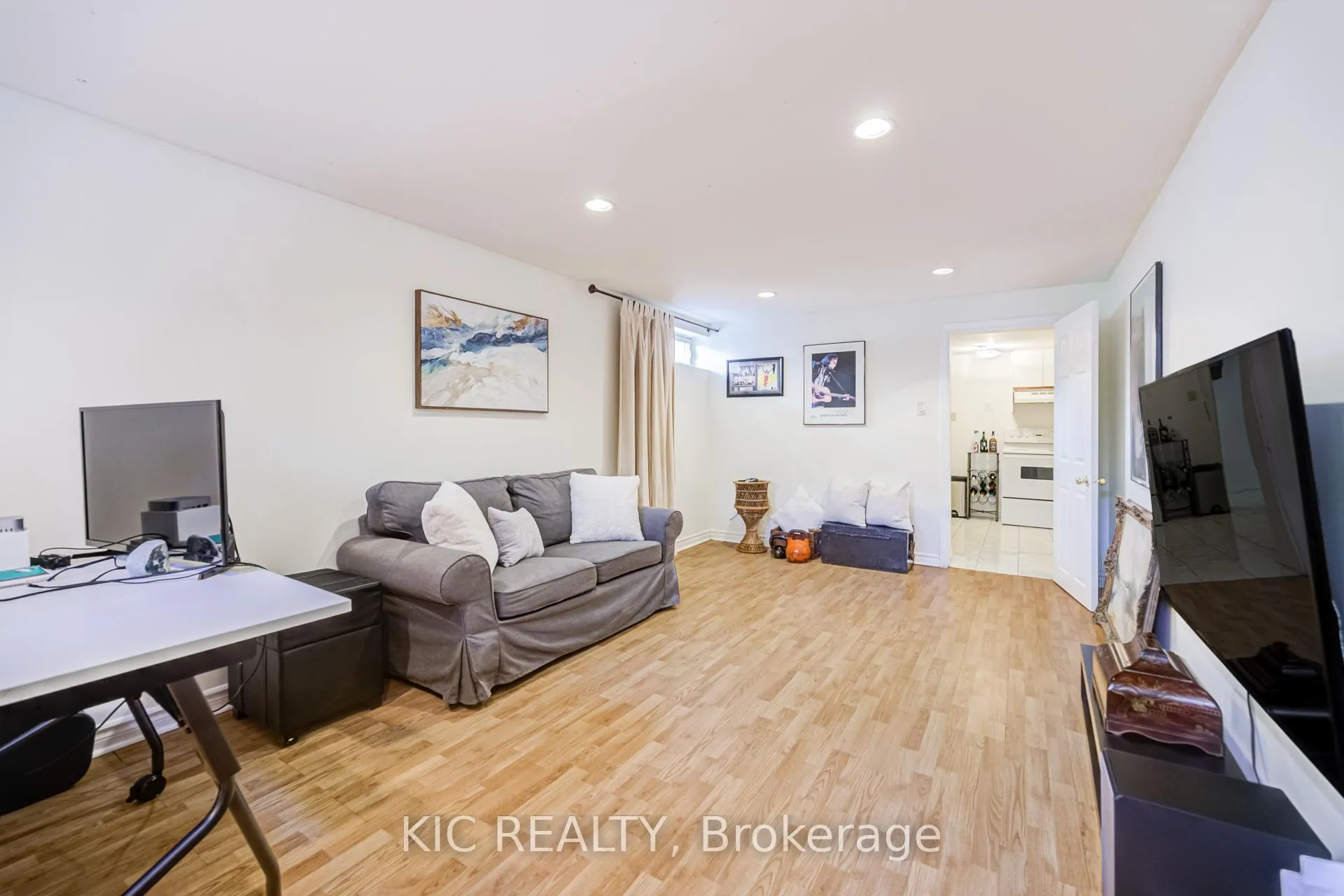 Photo 29 of 58 Coe Hill Drive, Toronto, High Park-Swansea — HOMEH