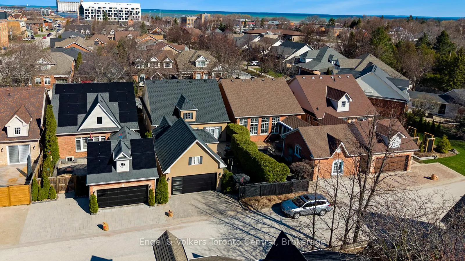 Photo 3 of 33 Callary Crescent, Collingwood — HOMEH