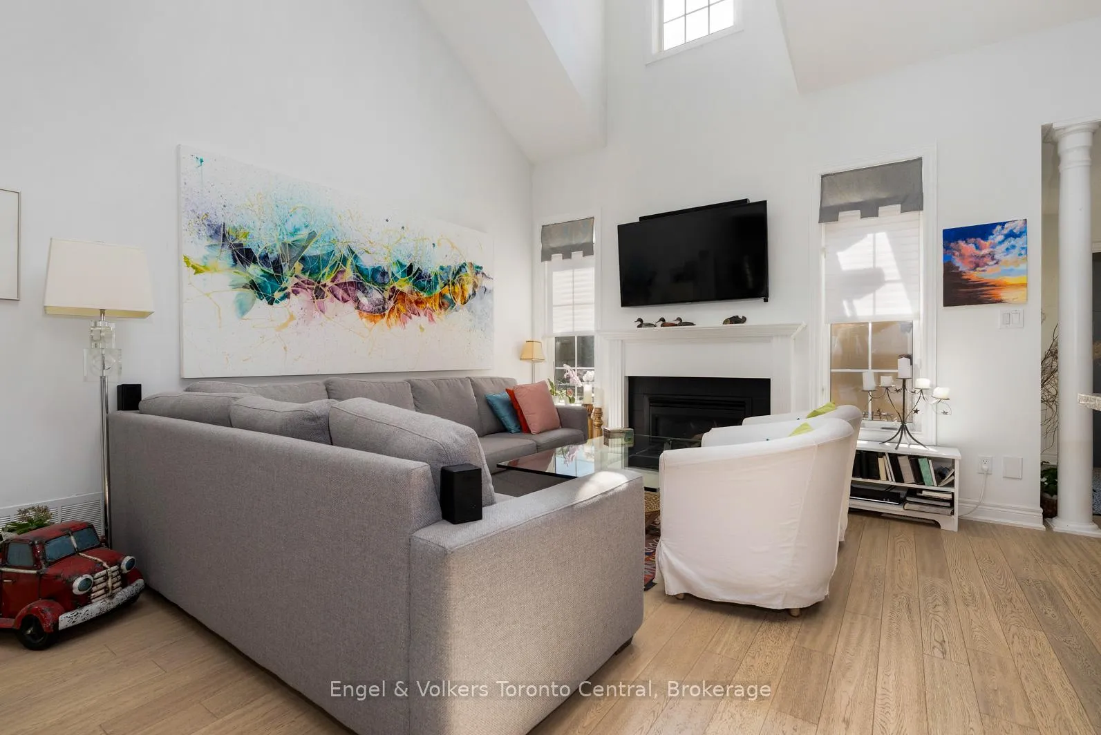 Photo 12 of 33 Callary Crescent, Collingwood — HOMEH