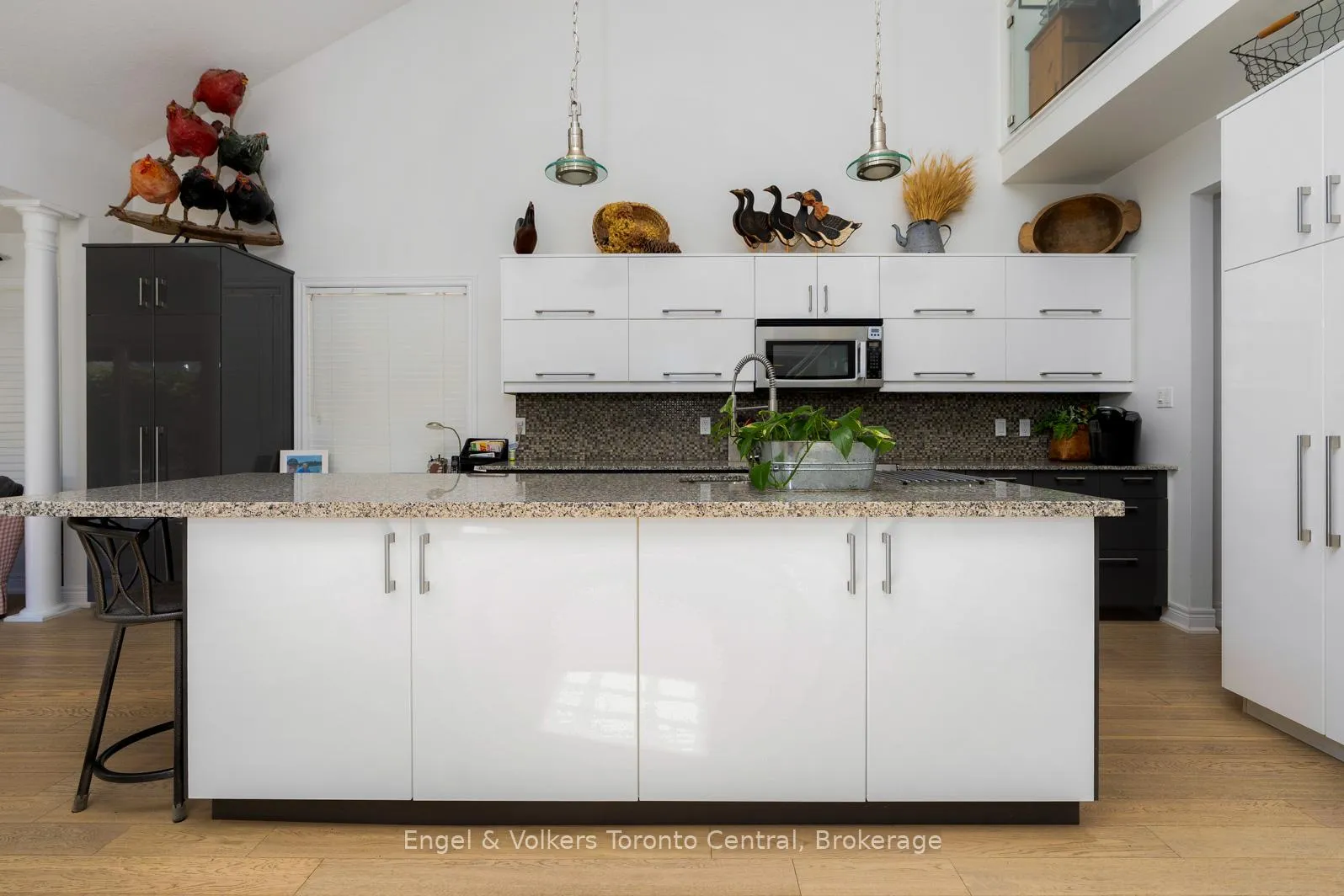 Photo 13 of 33 Callary Crescent, Collingwood — HOMEH
