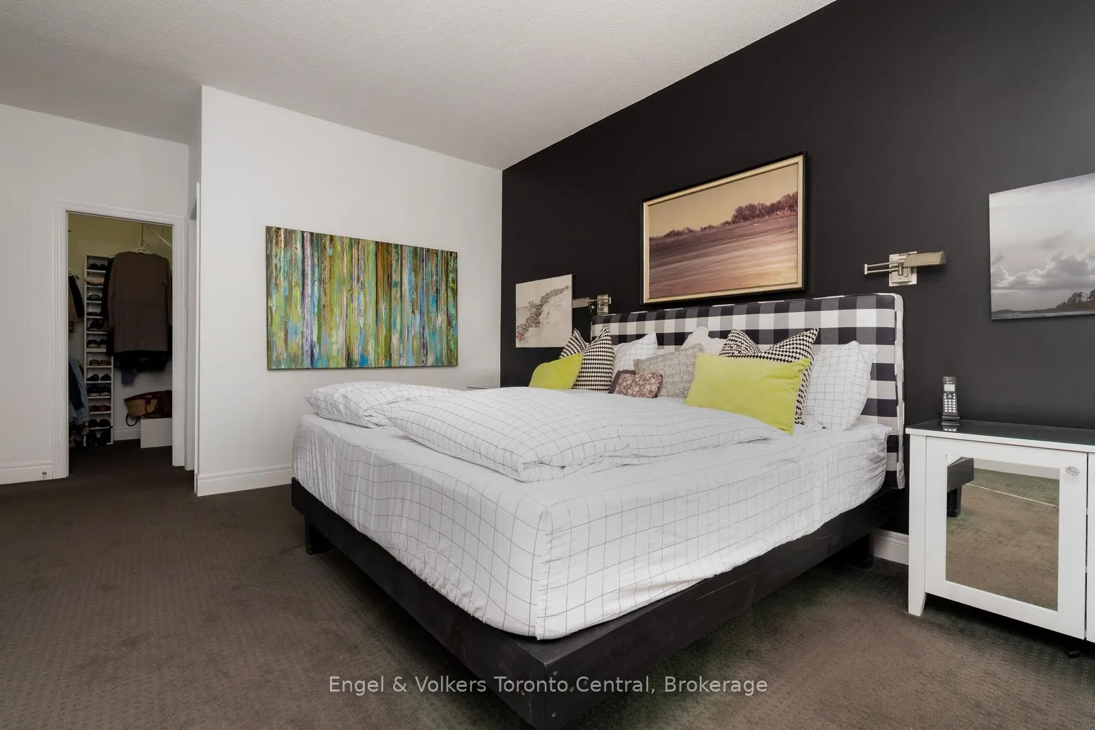 Photo 22 of 33 Callary Crescent, Collingwood — HOMEH