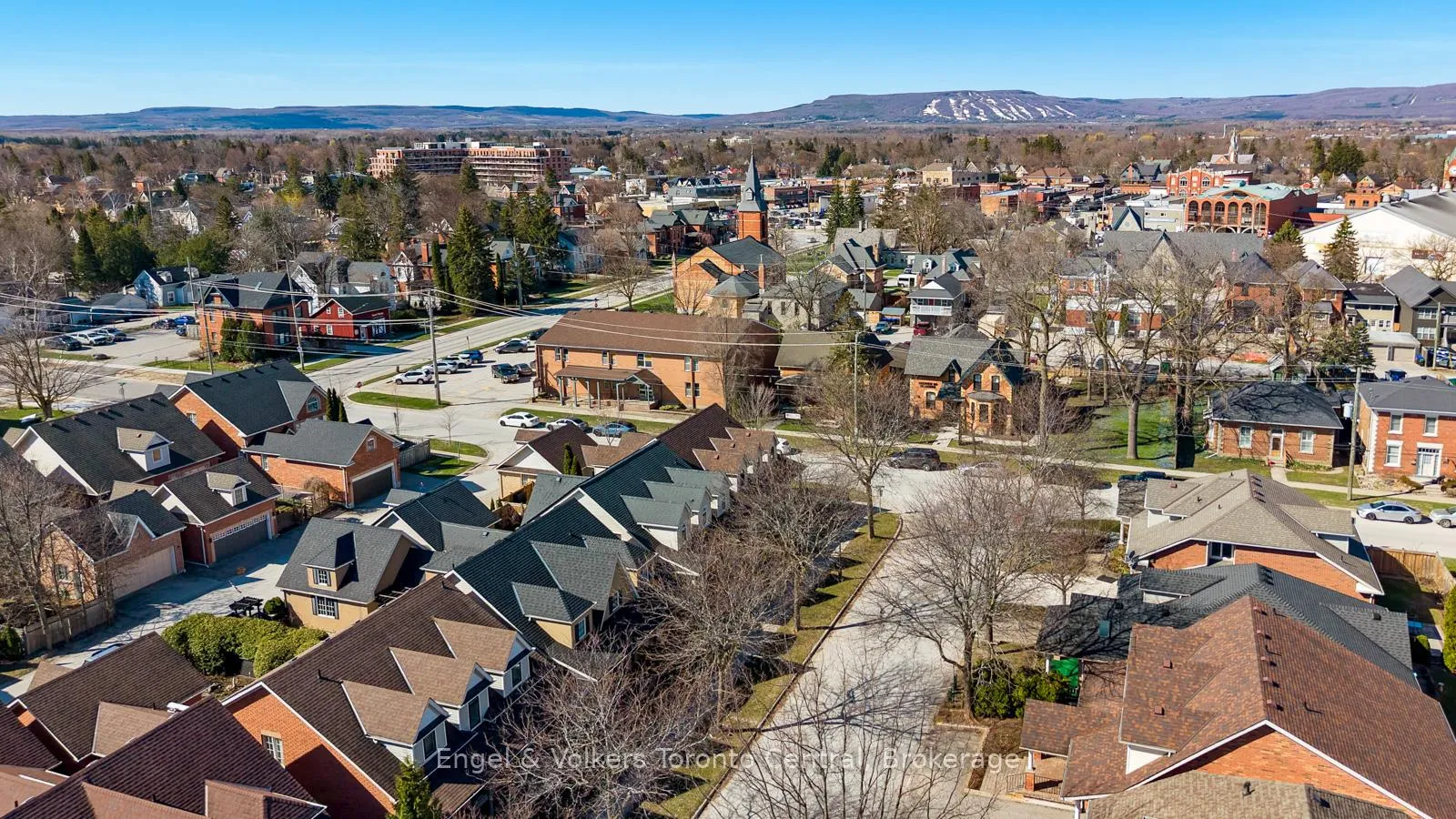 Photo 41 of 33 Callary Crescent, Collingwood — HOMEH