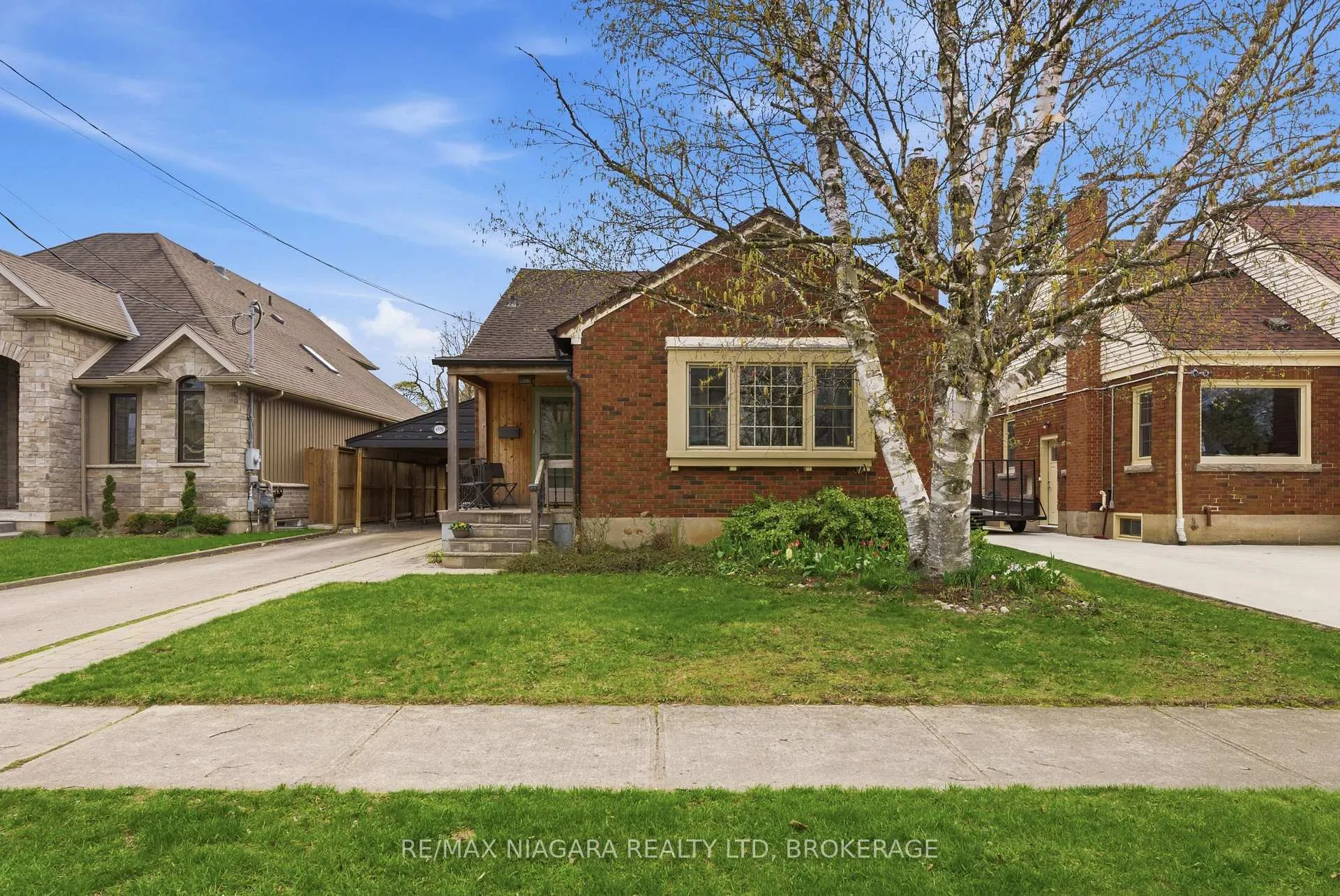 Photo 2 of 6950 Leeming Street, Niagara Falls, Hospital — HOMEH