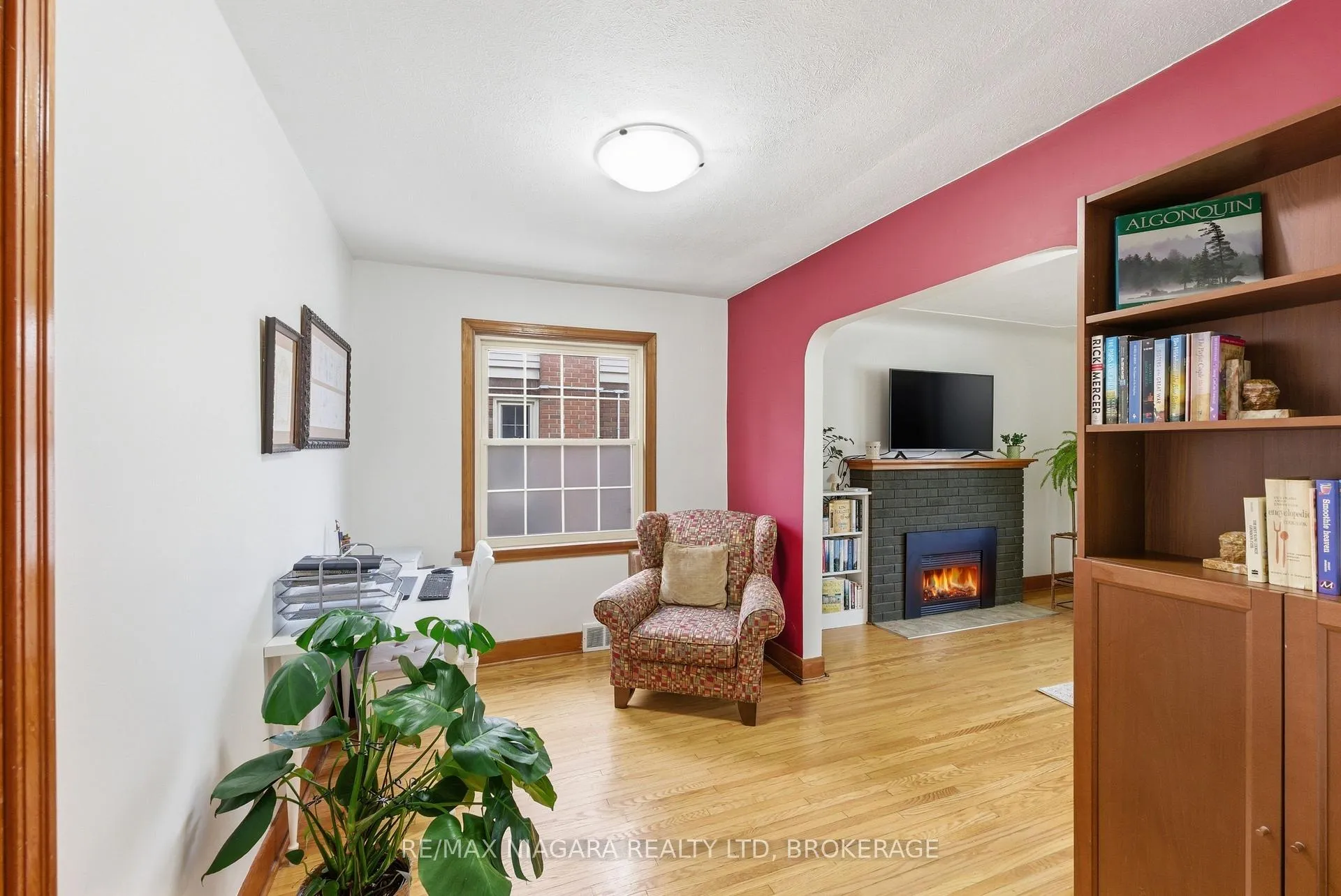 Photo 10 of 6950 Leeming Street, Niagara Falls, Hospital — HOMEH