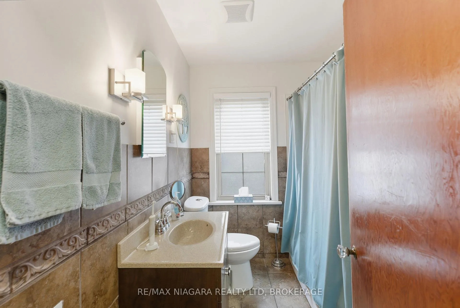 Photo 12 of 6950 Leeming Street, Niagara Falls, Hospital — HOMEH